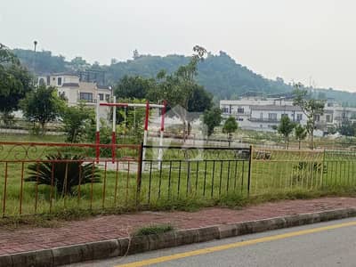 1 Kanal Heighted Back-Open Plot Sector M, Street 10, Bahria Enclave | Investor Price 2.3M