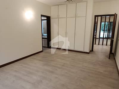 Upper Portion Available For Rent At Gulberg separate Gate With Garage