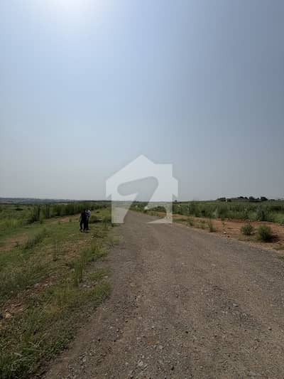 1 Kanal Park Face Prime Location Plot Available For Sale In C15