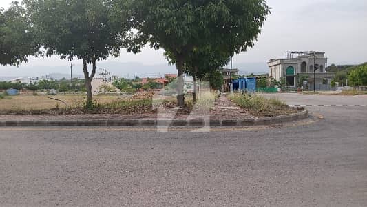 C1 Plot Available 10 Marla Corner Prime Location