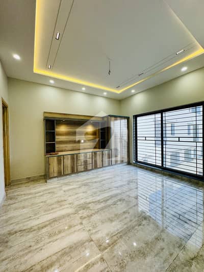 10 Marla Brand New House Available For Rent