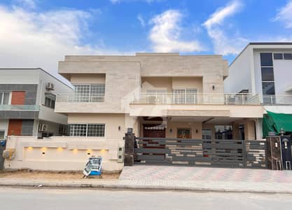 New South Face Heighted Location House