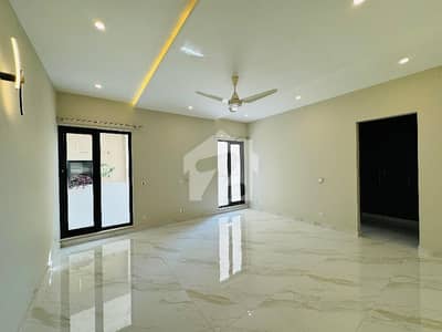 Get This Amazing 1 Kanal House Available In DHA Defence Phase 2