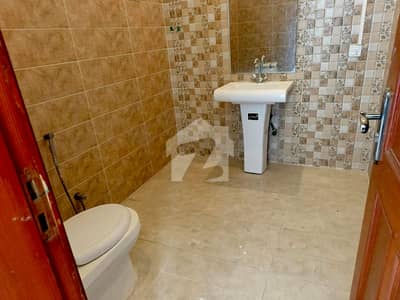 8 MARLA FLOOR AVAILABLE FOR RENT IN DHA PHASE 6 MAIN BULEWARD