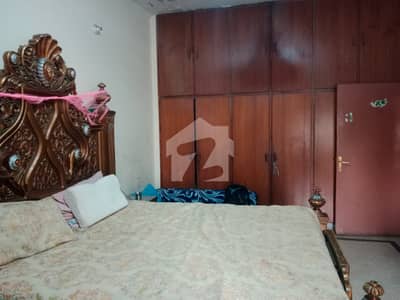 علامہ اقبال ٹاؤن لاہور میں 3 کمروں کا 10 مرلہ بالائی پورشن 57.0 ہزار میں کرایہ پر دستیاب ہے۔ علامہ اقبال ٹاؤن لاہور میں 3 کمروں کا 10 مرلہ بالائی پورشن 57.0 ہزار میں کرایہ پر دستیاب ہے۔