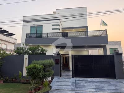 سینٹرل پارک ۔ بلاک جی سینٹرل پارک ہاؤسنگ سکیم,لاہور میں 5 کمروں کا 10 مرلہ مکان 2.9 کروڑ میں برائے فروخت۔