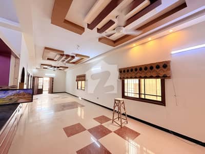 300 SQUARE YARDS 1ST FLOOR 3 BED DRAWING DINNING WELL MAINTAINED PORTION FOR RENT IN JAUHAR