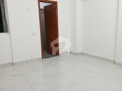 North Nazimabad Block F Prime Location 4 BED DD 200 Yards Flat For Rent