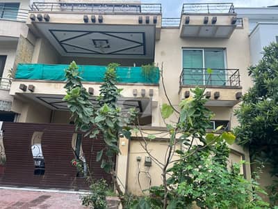 آئی ۔ 8 اسلام آباد میں 3 کمروں کا 12 مرلہ زیریں پورشن 1.65 لاکھ میں کرایہ پر دستیاب ہے۔
