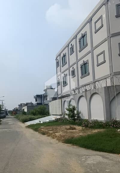 ایل ڈی اے ایوینیو لاہور میں 2 کنال Studio عمارت 16.0 کروڑ میں برائے فروخت۔