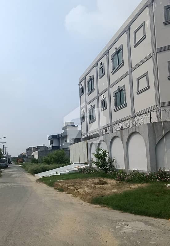 ایل ڈی اے ایوینیو لاہور میں 2 کنال Studio عمارت 16.0 کروڑ میں برائے فروخت۔ ایل ڈی اے ایوینیو لاہور میں 2 کنال Studio عمارت 16.0 کروڑ میں برائے فروخت۔