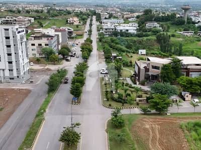 1 Kanal Plot On Main Boulevard Of Anchorage Islamabad