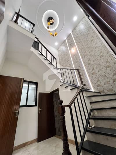 7 MARLA DESIGNER HOUSE FOR RENT IN LAKE CITY