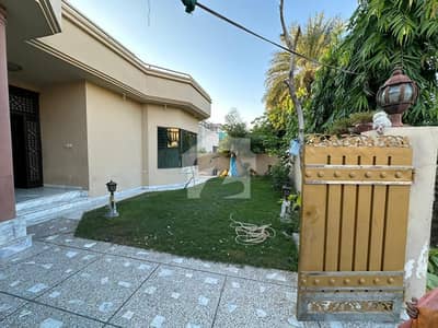 Kanal Stylish Bungalow Available For Rent