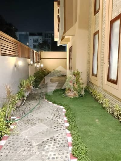 400 YARDS BUNGALOW FOR SALE IN DHA KHAYABAN E BUKHARI