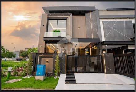 5 Marla House For Sale In DHA 9 Town 3 Bedrooms | 4 Washrooms | Prime