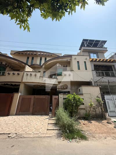 الرحمان گارڈن فیز 2 الرحمان گارڈن,لاہور میں 2 کمروں کا 5 مرلہ زیریں پورشن 42.0 ہزار میں کرایہ پر دستیاب ہے۔