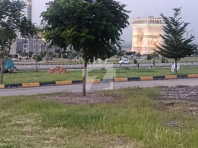 10 Marla corner plot for sale