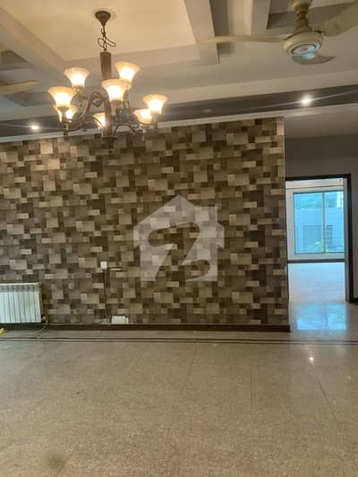 1 Kanal Modern House For Rent