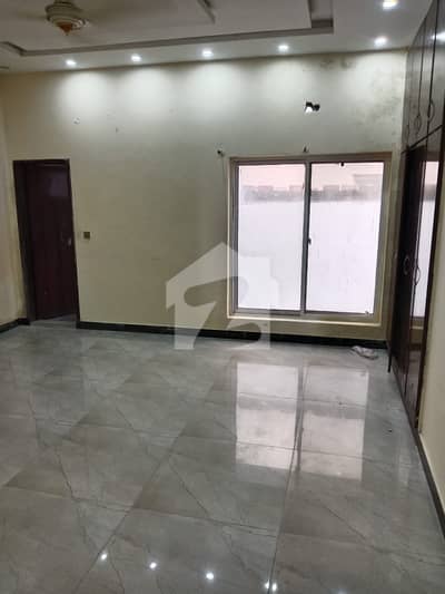 A BEAUTIFUL 5 MARLA HOUSE FOR RENT A BEAUTIFUL 5 MARLA HOUSE FOR RENT