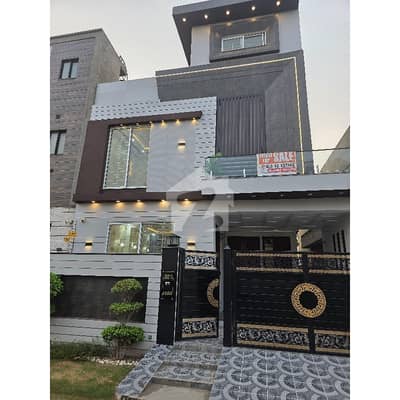 05-Marla Ultra Modern Double Story Luxury House Is Available For Sale