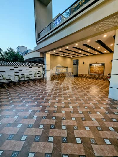 **1 Kanal Full House Available for Rent in NFC Society**