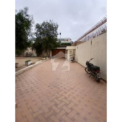 کلفٹن ۔ بلاک 5 کلفٹن,کراچی میں 10 کمروں کا 2 کنال مکان 14.0 لاکھ میں کرایہ پر دستیاب ہے۔ کلفٹن ۔ بلاک 5 کلفٹن,کراچی میں 10 کمروں کا 2 کنال مکان 14.0 لاکھ میں کرایہ پر دستیاب ہے۔