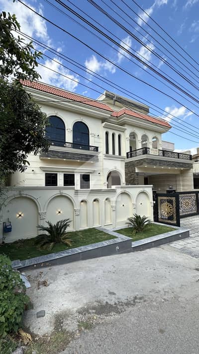 1 KANAL BRAND NEW DOUBLE UNIT HOUSE FOR SALE F BLOCK | WITH GAS METER | MODERN HOUSE