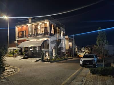 7 Marla Beautiful Corner Furnished House Facing Park Available For Rent