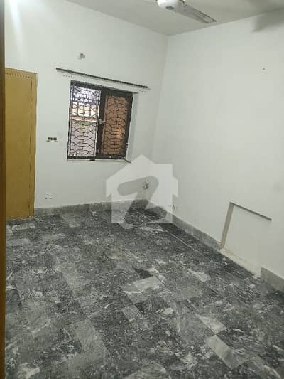 مارگلہ ٹاؤن فیز 1 مارگلہ ٹاؤن,اسلام آباد میں 1 کمرے کا 4 مرلہ زیریں پورشن 40.0 ہزار میں کرایہ پر دستیاب ہے۔