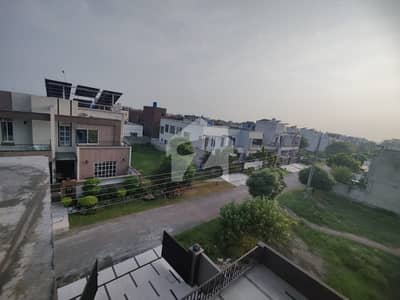 4.5 Marla clear facing park plot for sale in sadat college town near college road Lahore