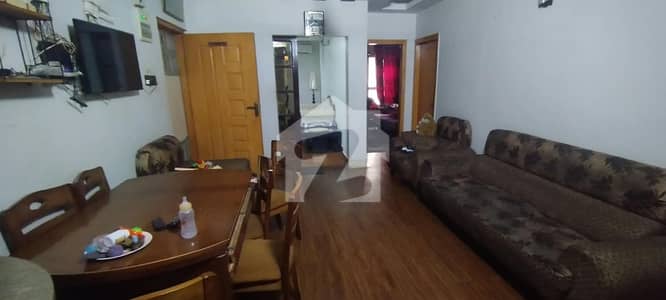 FLAT 3 BED D/D FIRST FLOOR WEST OPEN CORNER