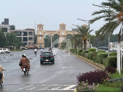 الحفیظ گارڈن - فیز 2 مین کینال بینک روڈ,لاہور میں 5 مرلہ کمرشل پلاٹ 6.15 کروڑ میں برائے فروخت۔ الحفیظ گارڈن - فیز 2 مین کینال بینک روڈ,لاہور میں 5 مرلہ کمرشل پلاٹ 6.15 کروڑ میں برائے فروخت۔