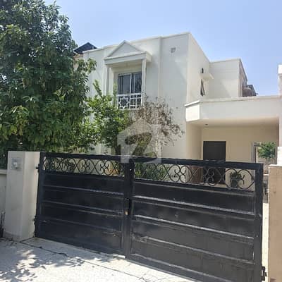 10 Marla Double Storey House For Rent Main Boulevard Eden Abad