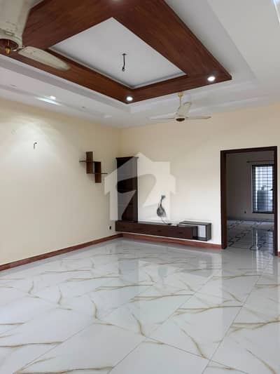 10 Marla Lower Portion Available For Rent