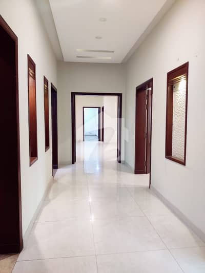 عمارکینیان ویوز اسلام آباد میں 5 کمروں کا 1 کنال مکان 2.3 لاکھ میں کرایہ پر دستیاب ہے۔