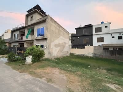 On Excellent Location 5 Marla Residential Plot Situated In Park View City - Platinum Block For sale