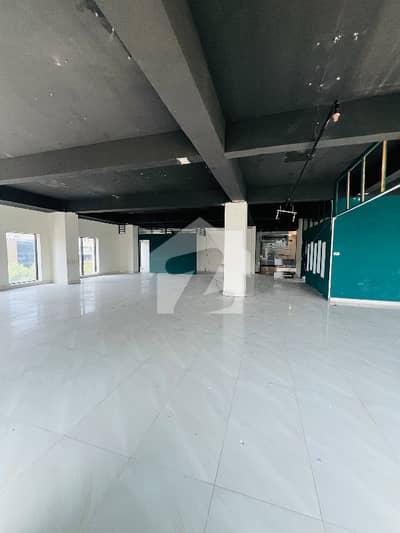 Ready-to-Move Commercial Building for Lease Ideal for Corporate Offices