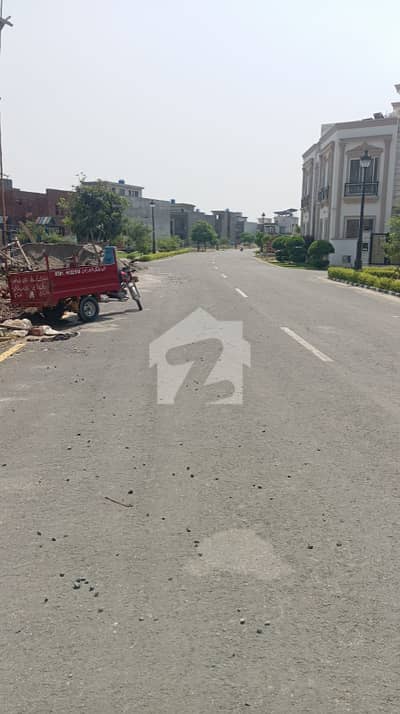 لیک سٹی سیکٹر ایم8 - بلاک بی1 لیک سٹی ۔ سیکٹر ایم ۔ 8,لیک سٹی,رائیونڈ روڈ,لاہور میں 5 مرلہ رہائشی پلاٹ 1.37 کروڑ میں برائے فروخت۔