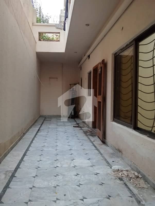 ای ۔ 11 اسلام آباد میں 3 کمروں کا 10 مرلہ زیریں پورشن 80.0 ہزار میں کرایہ پر دستیاب ہے۔ ای ۔ 11 اسلام آباد میں 3 کمروں کا 10 مرلہ زیریں پورشن 80.0 ہزار میں کرایہ پر دستیاب ہے۔