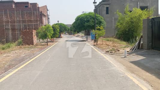 لیک سٹی۔ سیکٹر ایم 7 ۔ بلاک سی 3 لیک سٹی ۔ سیکٹرایم ۔ 7,لیک سٹی,رائیونڈ روڈ,لاہور میں 7 مرلہ رہائشی پلاٹ 1.85 کروڑ میں برائے فروخت۔ لیک سٹی۔ سیکٹر ایم 7 ۔ بلاک سی 3 لیک سٹی ۔ سیکٹرایم ۔ 7,لیک سٹی,رائیونڈ روڈ,لاہور میں 7 مرلہ رہائشی پلاٹ 1.85 کروڑ میں برائے فروخت۔