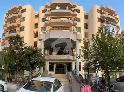 2800 Sq/Ft 4 Bed Room Corner Front Face Appartment For Sale
