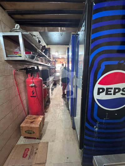 گلشنِ اقبال - بلاک 3 گلشنِ اقبال,گلشنِ اقبال ٹاؤن,کراچی میں 1 کمرے کا 1 مرلہ دکان 5.5 کروڑ میں برائے فروخت۔