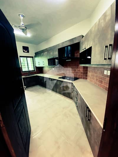 BEAUTIFUL APARTMENT 4BED 3th Floor Open View Available For Rent In Askari 10 Sector
