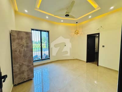 Ideal Facing Park 6 Marla House Available In Royal Palm City, Gujranwala