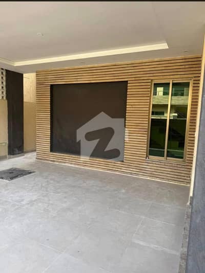 Stunning 5-Bedroom House For Sale Stunning 5-Bedroom House For Sale