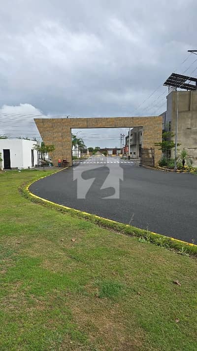 Pine Park 7 Marla Cornor Plot For Sale ideal Location near to Park
