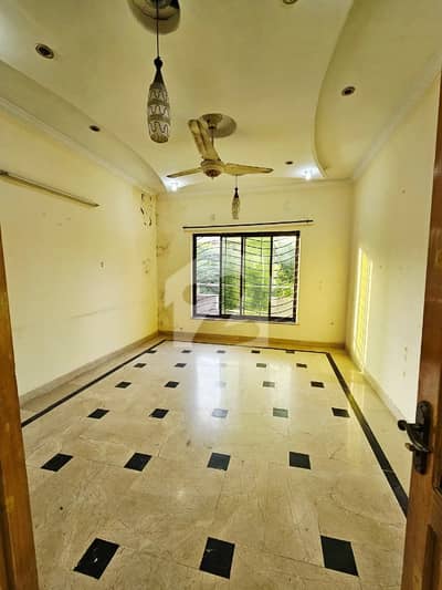 9 Marla Upper Portion Up For rent In G-14