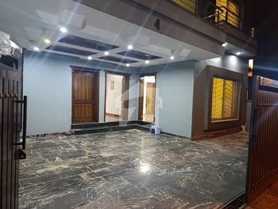 8 Bedroom House With Gas With Beautiful Lawn 8 Bedroom House With Gas With Beautiful Lawn