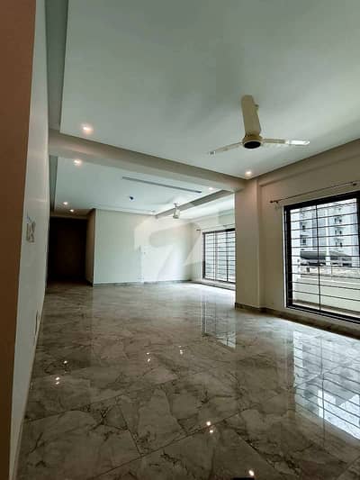 12 Marla 4 Bedrooms Third Floor Apartment For Sale.